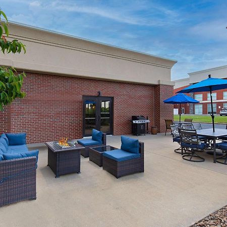 Hampton Inn & Suites Madisonville Exteriör bild