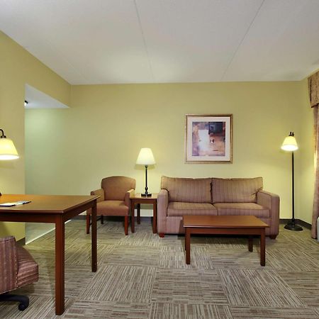 Hampton Inn & Suites Madisonville Exteriör bild