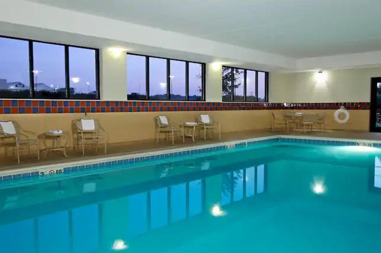 Hampton Inn & Suites Madisonville Exteriör bild