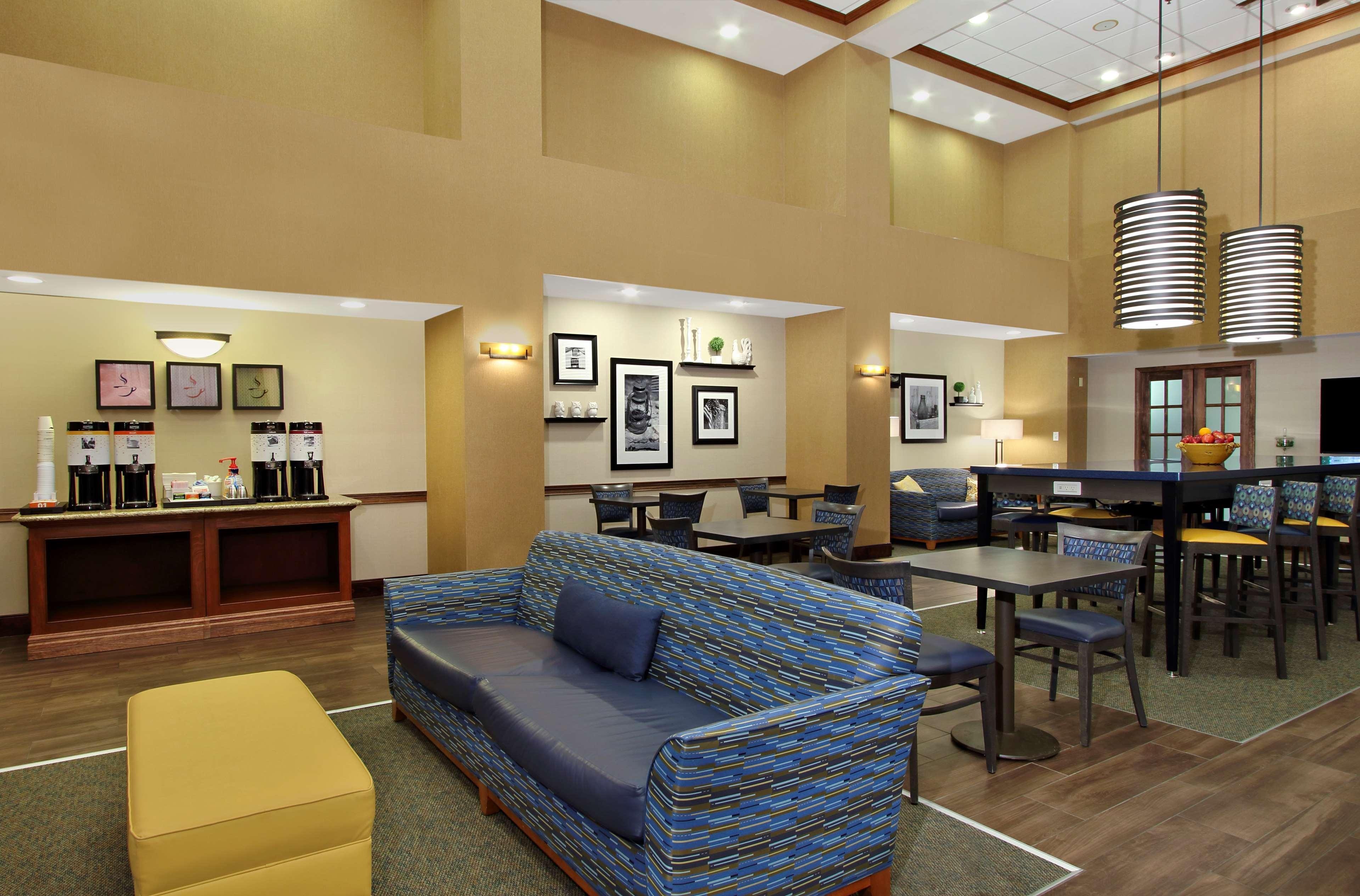 Hampton Inn & Suites Madisonville Exteriör bild