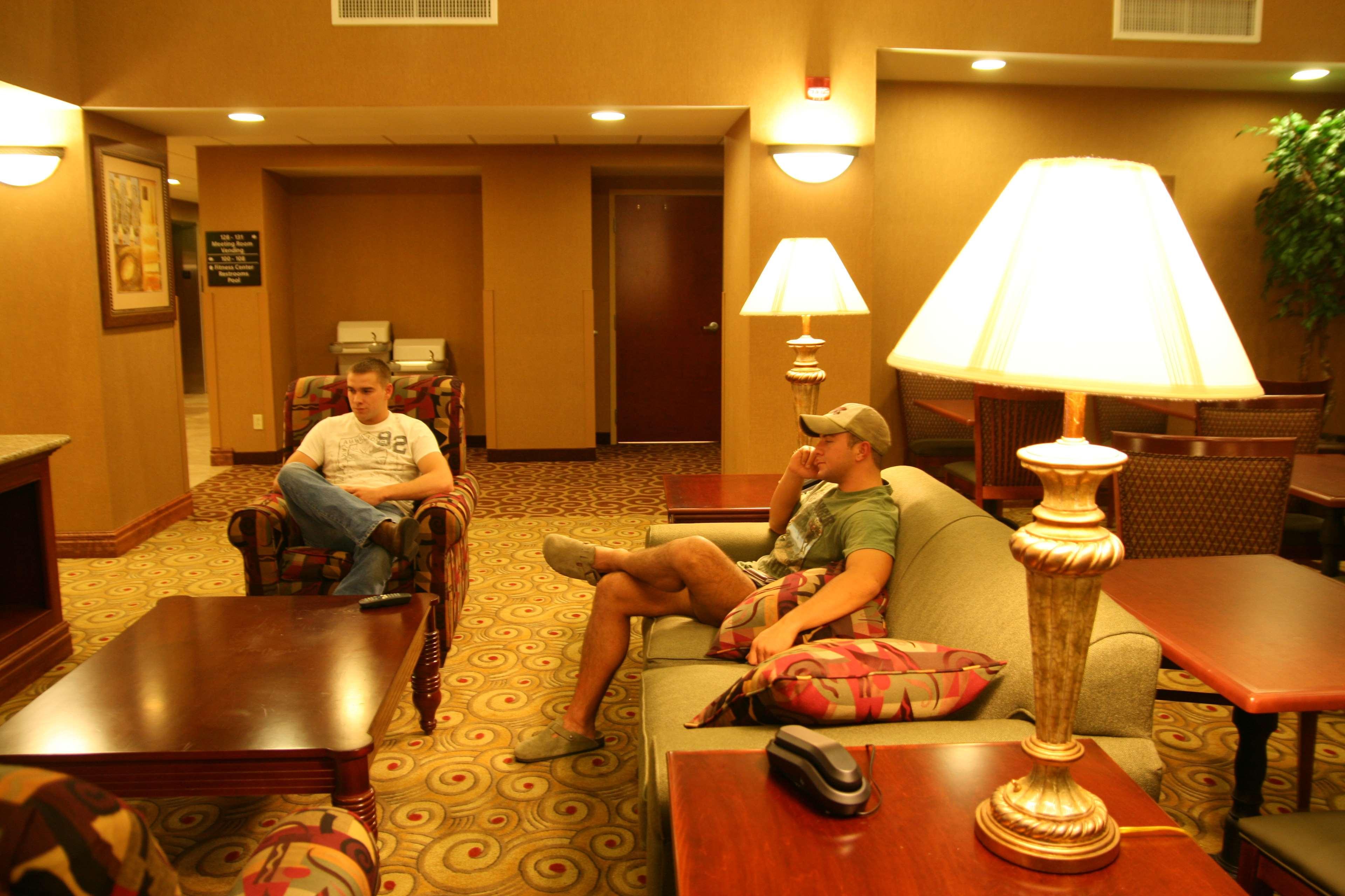 Hampton Inn & Suites Madisonville Exteriör bild