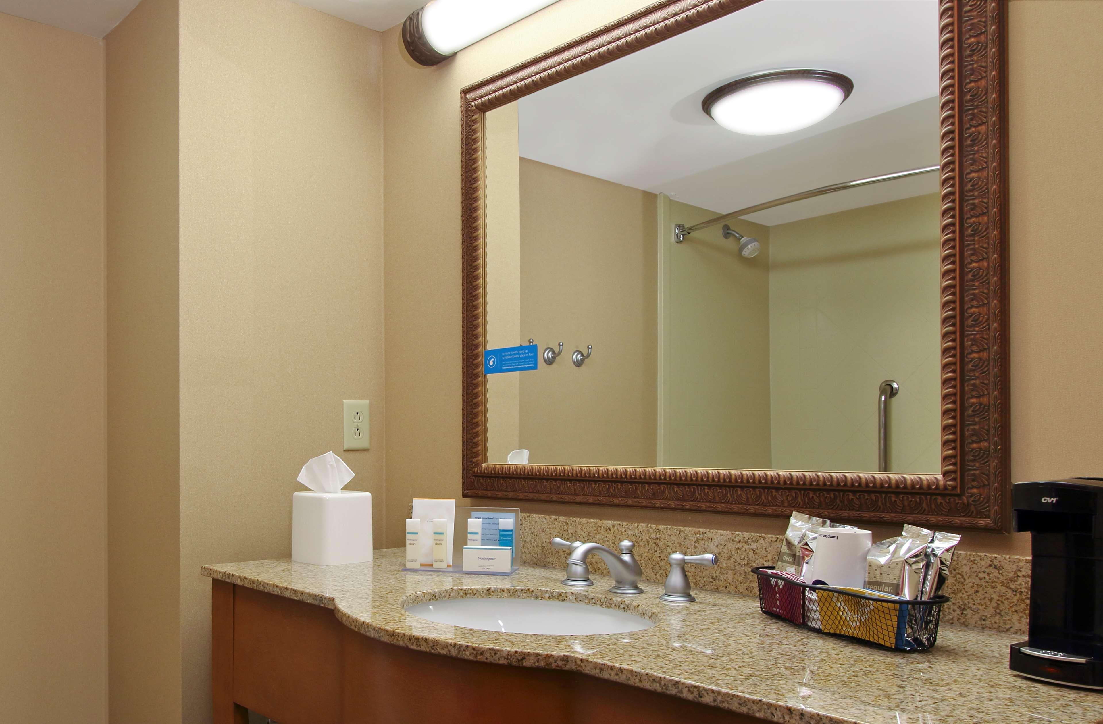 Hampton Inn & Suites Madisonville Exteriör bild