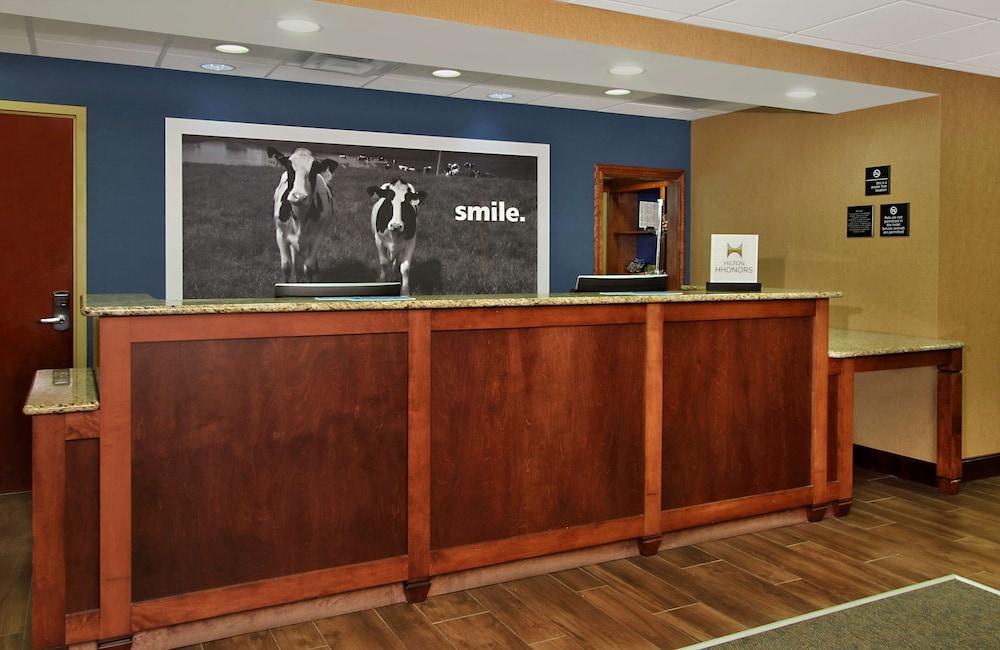 Hampton Inn & Suites Madisonville Exteriör bild