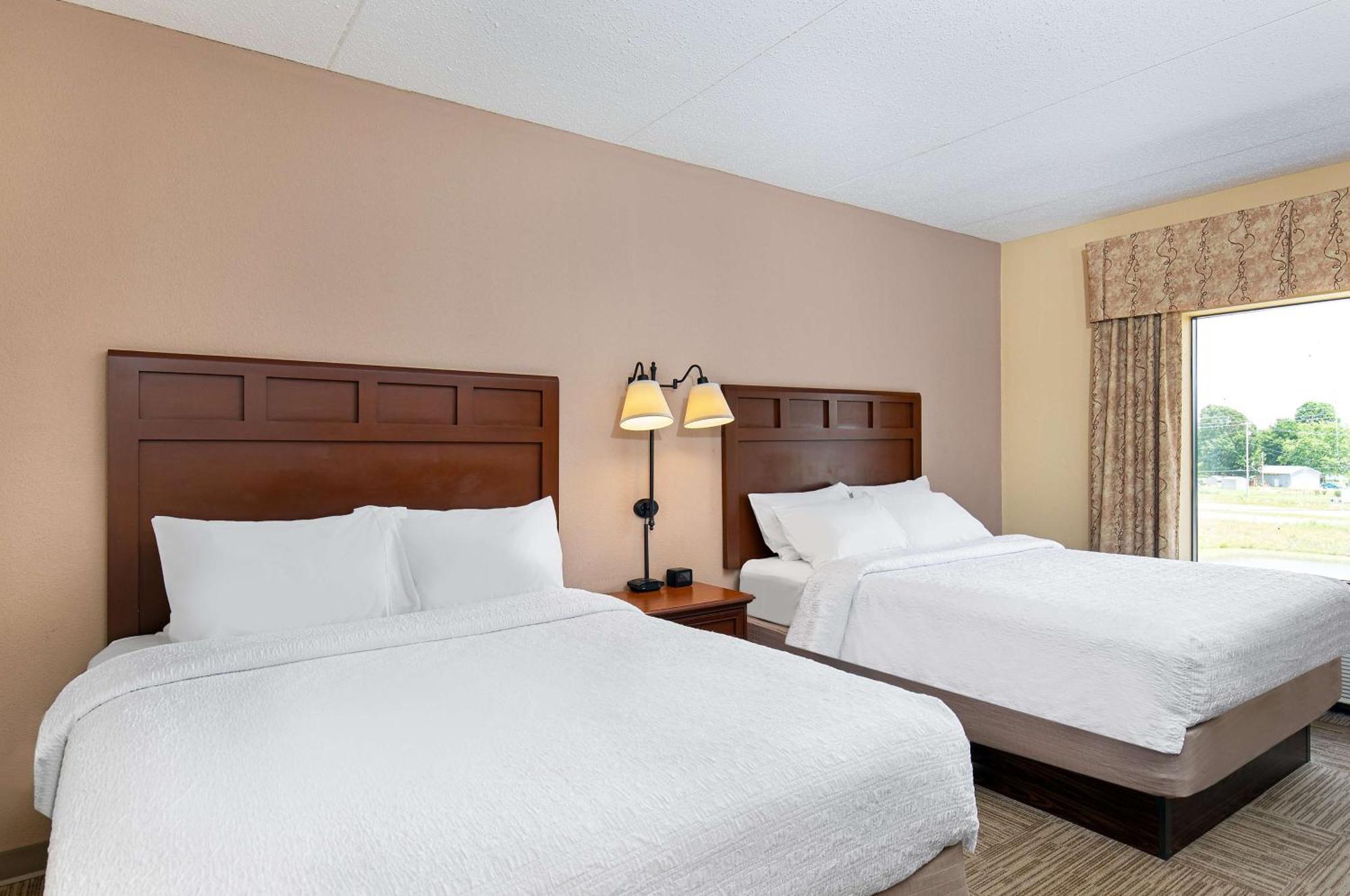 Hampton Inn & Suites Madisonville Exteriör bild
