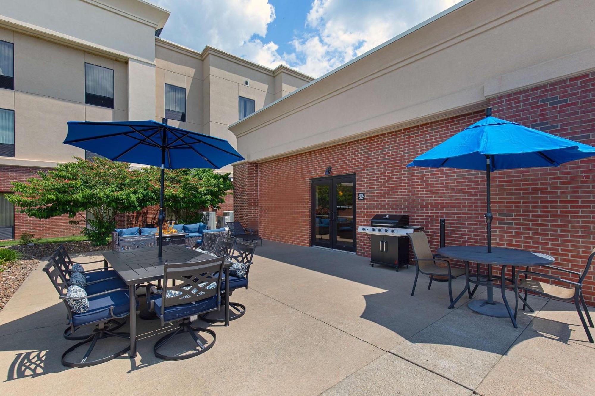 Hampton Inn & Suites Madisonville Exteriör bild
