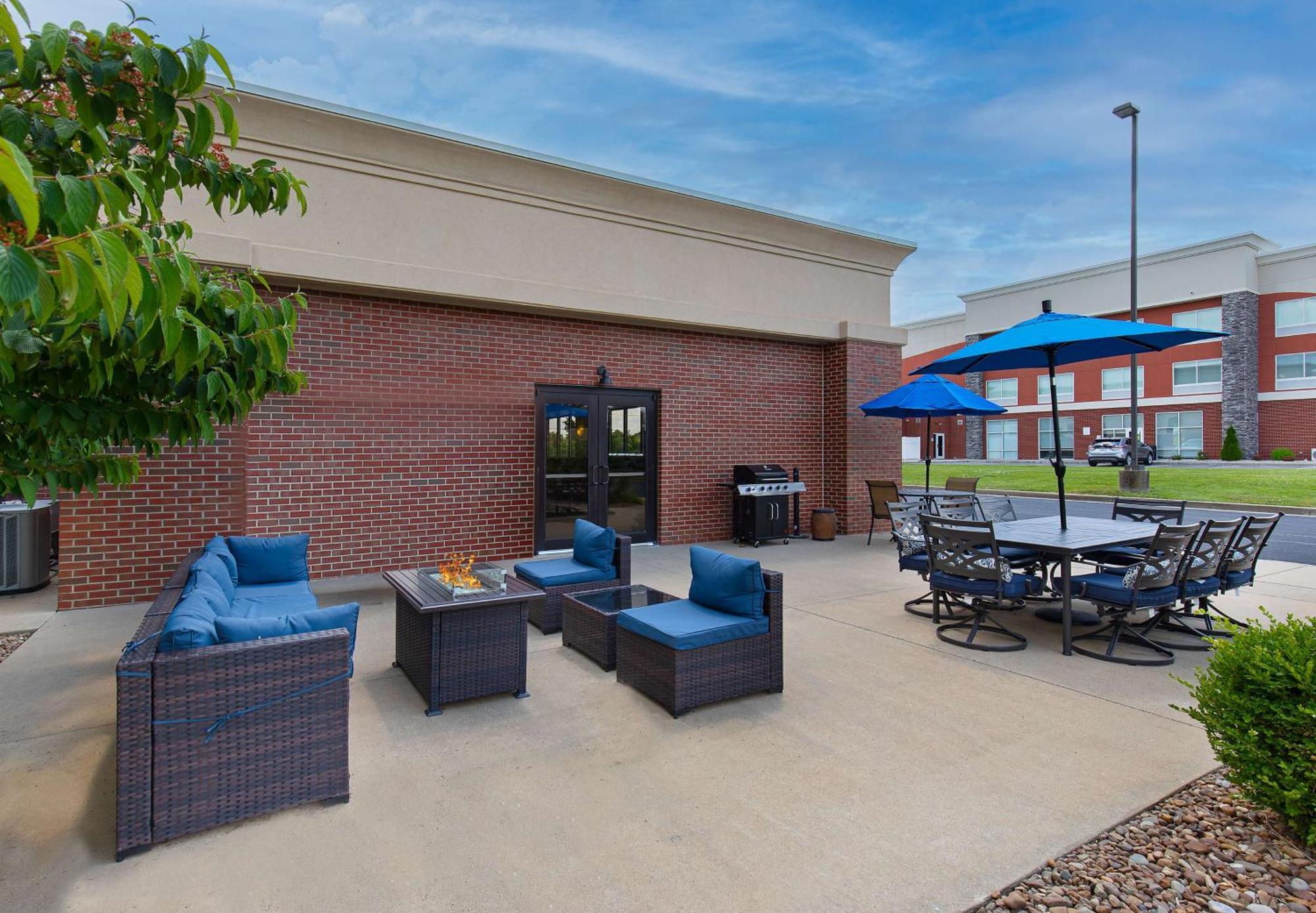 Hampton Inn & Suites Madisonville Exteriör bild