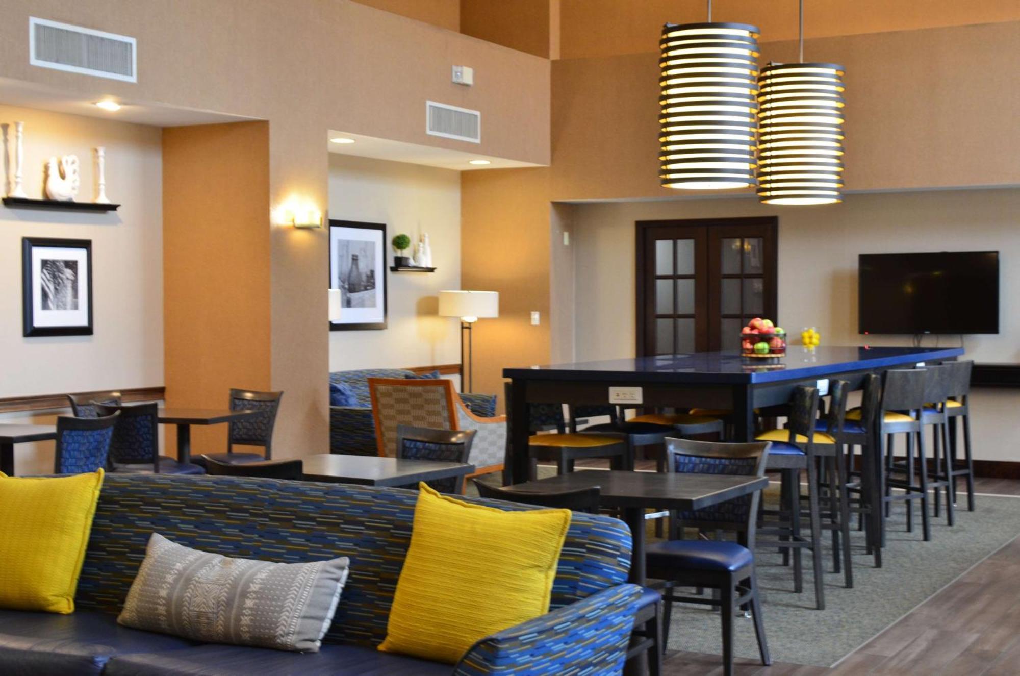 Hampton Inn & Suites Madisonville Exteriör bild