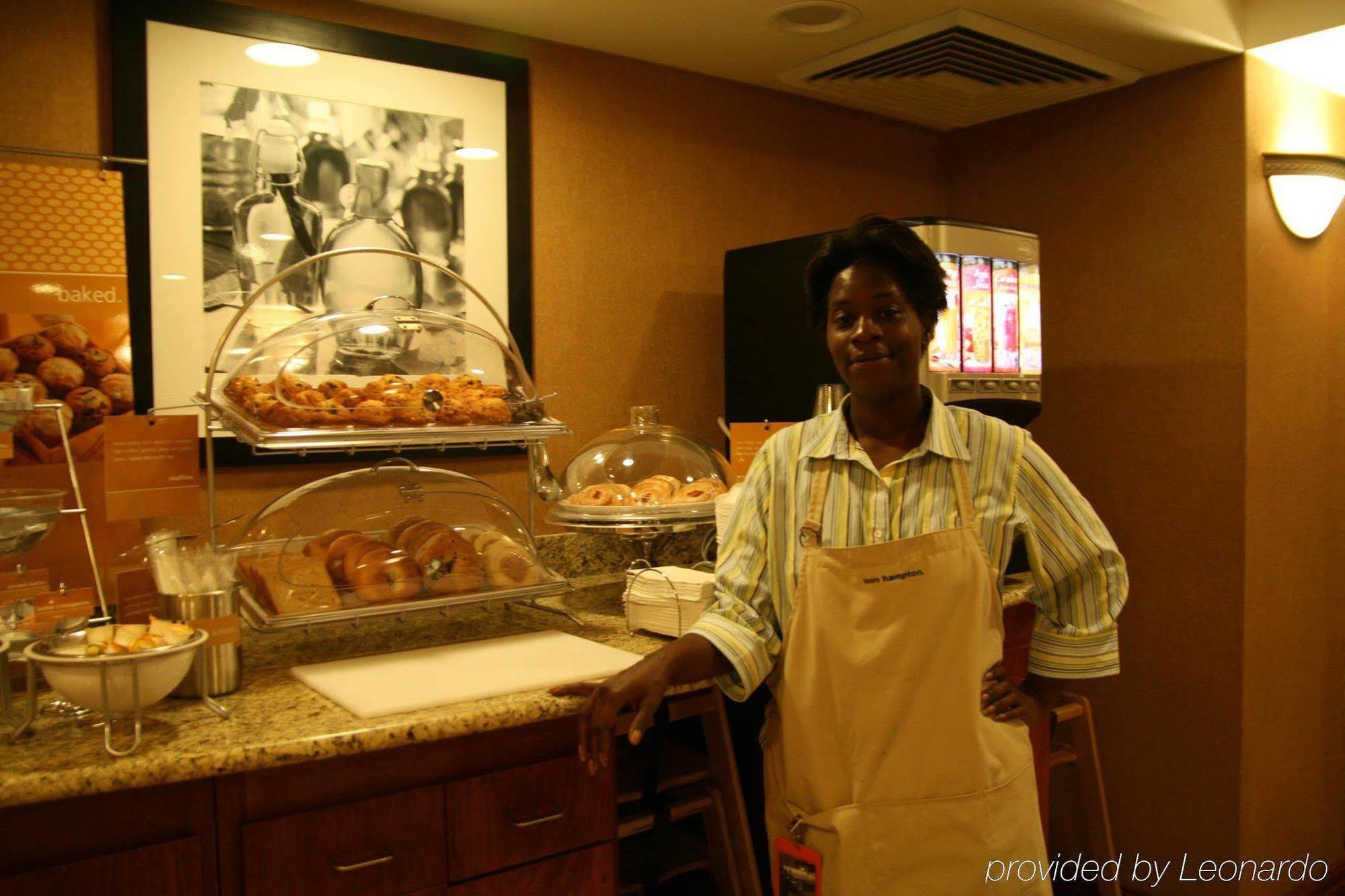 Hampton Inn & Suites Madisonville Restaurang bild